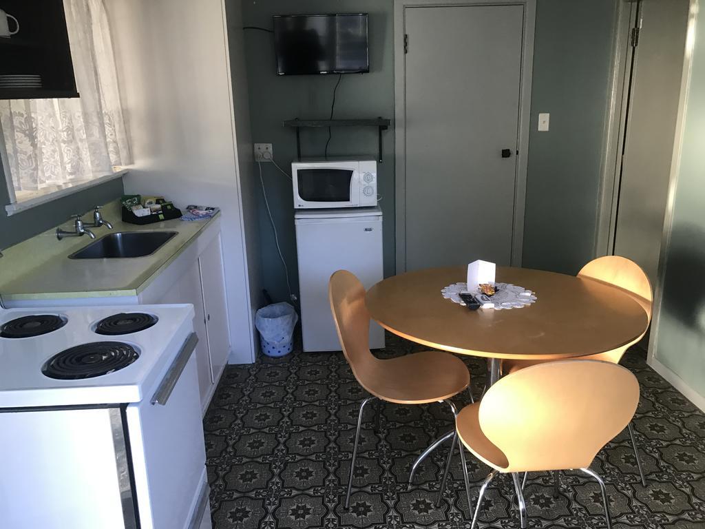 Windsor Lodge & Caravan Park Waitahanui Exteriör bild